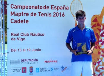 El tenista eldense Carlos S&aacute;nchez se proclama Campe&oacute;n Cadete de Espa&ntilde;a