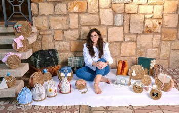 Cristina N&uacute;&ntilde;ez, dise&ntilde;adora de bolsos: "Hay much&iacute;simo talento en Elda y hay que darle visibilidad"