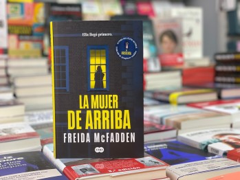 "La mujer de arriba" de Freida McFadden