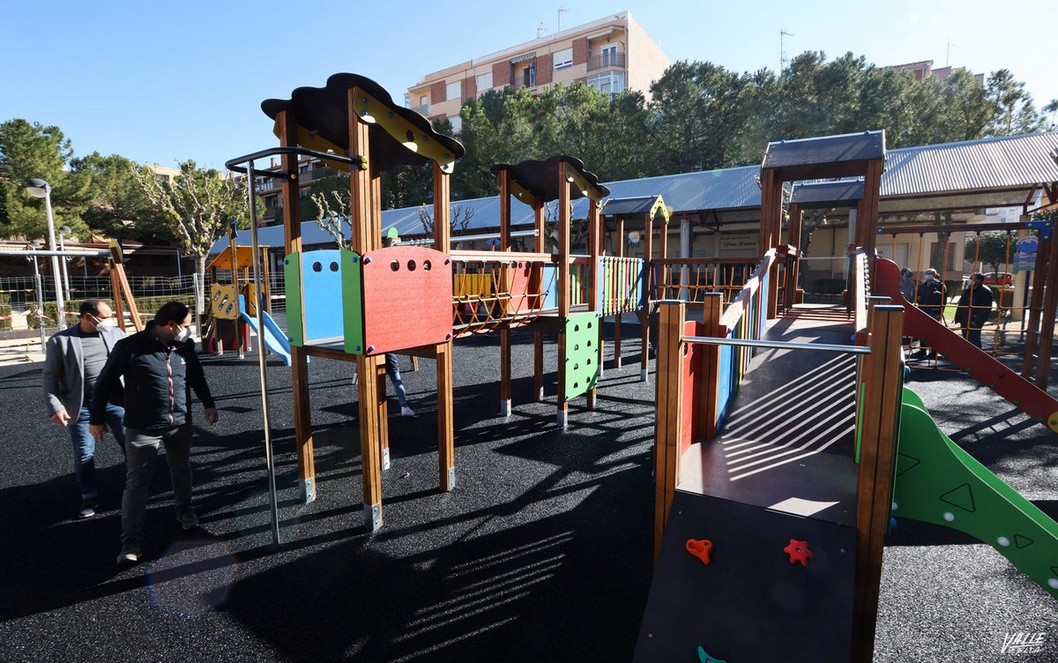 Petrer renueva los juegos infantiles de cuatro parques públicos Petrer renueva los juegos infantiles de cuatro parques públicos