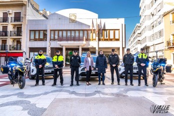 Tres coches y dos motos nuevas para la Polic&iacute;a Local de Petrer