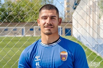 Guille Vallejo: "Tanto profesional como personalmente estoy feliz en el Eldense"