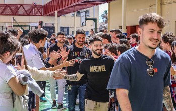 El Club Deportivo Eldense visita el colegio de las Carmelitas con gran &eacute;xito