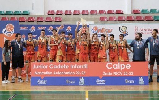 El jugador de baloncesto Hugo Sabater se proclama campe&oacute;n de liga de la Comunidad Valenciana