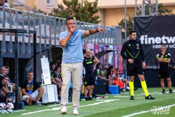 Dani Ponz: "Si hubi&eacute;semos estado en igualdad de condiciones el partido podr&iacute;a haber ca&iacute;do de cualquier lado"