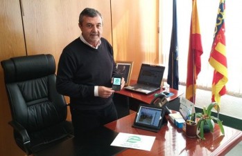 El alcalde de Petrer crea una l&iacute;nea de Whatsapp para tener "contacto directo" con los ciudadanos