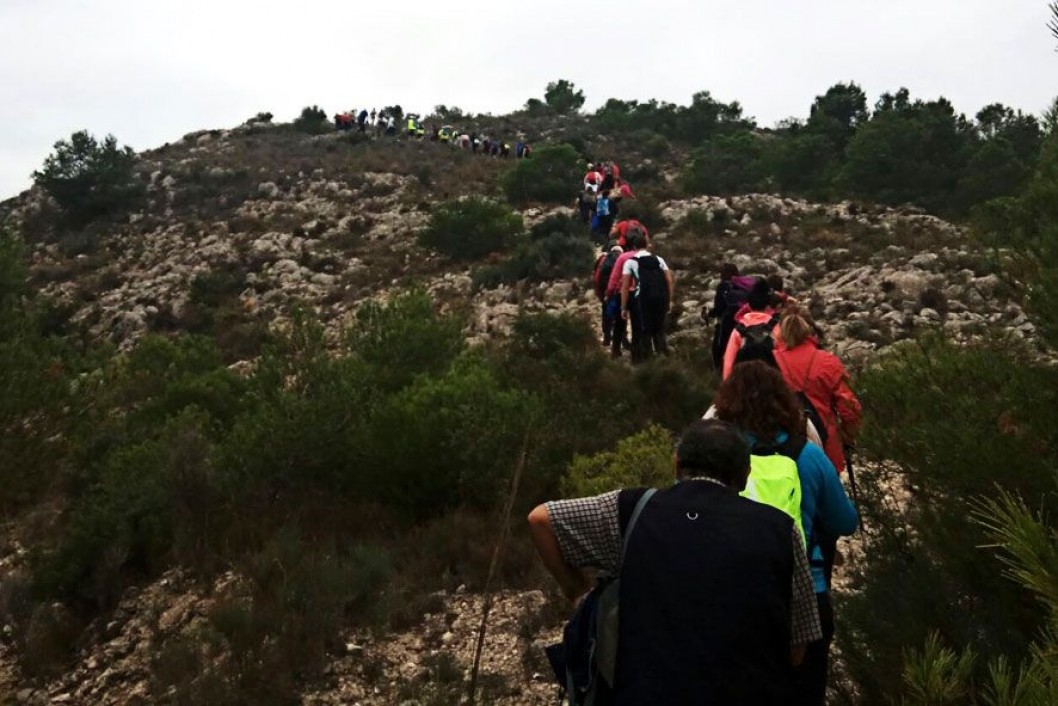 Cerca de 100 personas participaron en la ruta monta&ntilde;era "Disfruta de nuestros parajes"