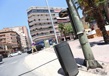 Mantenimiento tiene que reponer 30 contenedores y 140 papeleras tras las fiestas