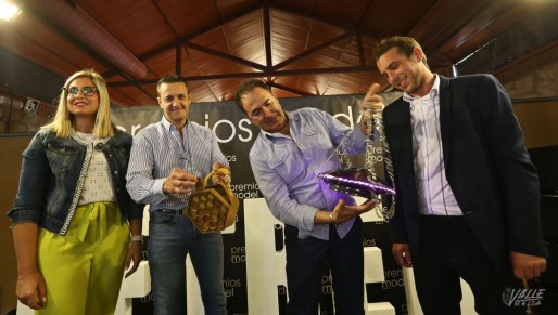 Dos bolsos petrerenses ganan los premios Model 2019