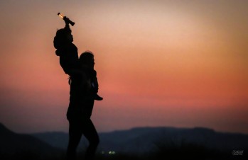 La alerta por viento hace peligrar el uso de las antorchas de fuego en la bajada de Bol&oacute;n