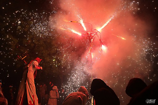Elda vuelve a celebrar el 9 de Octubre con un espectacular correfoc