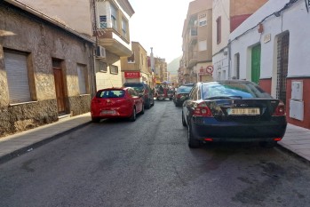 Caos por el cambio semestral de aparcamiento