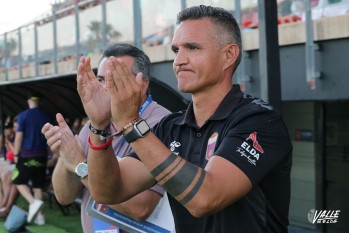 Dani Ponz: "El Eldense tiene un coraz&oacute;n muy grande y solidario, van encajando los conceptos&rdquo;