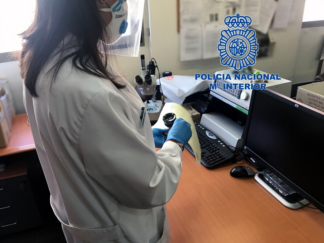 Detienen a un joven por falsificar el título de enfermero para trabajar Detienen a un joven por falsificar el título de enfermero para trabajar
