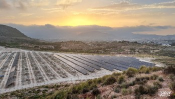 Construyen dos macroplantas solares de 130.000 metros cuadrados en Petrer