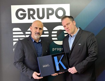 La empresa eldense Futurotel recibe el premio a la mejor cadena hotelera del mundo en innovaci&oacute;n y tecnolog&iacute;a en la semana de Fitur