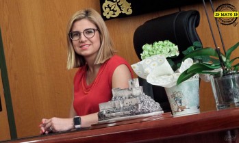 Irene Navarro se compromete a ampliar el horario de las bibliotecas en ex&aacute;menes