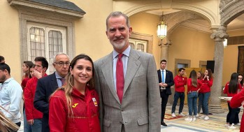 Alba Herrero con los Reyes de Espa&ntilde;a