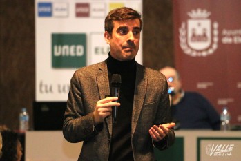 Pablo Sim&oacute;n en Elda: &ldquo;Cu&aacute;nta m&aacute;s baja es la renta de un pa&iacute;s, m&aacute;s gente vota a la extrema derecha&rdquo;