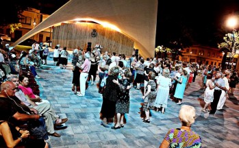 El Ayuntamiento suspende los bailes de mayores en Castelar