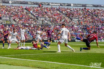 El Deportivo pisa arenas movedizas