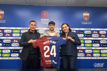 Hugo Alba: "Tengo ganas de vestir la camiseta y ayudar a conseguir el ascenso a Segunda Divisi&oacute;n"