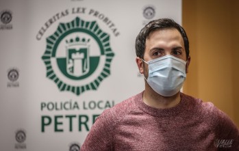 F&uacute;tbol contra el acoso escolar entre estudiantes, profesores y polic&iacute;a en Petrer