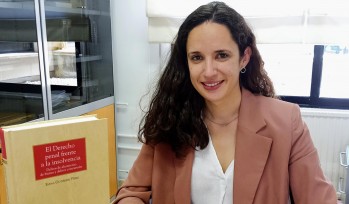 La doctora de Derecho eldense Elena Guti&eacute;rrez publica un libro sobre insolvencia