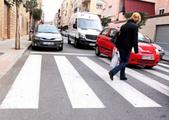 La Polic&iacute;a Local localiza a un conductor que atropell&oacute; a una mujer y a una ni&ntilde;a de tres a&ntilde;os en Elda