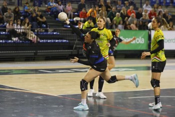 El Elda Prestigio no puede con el Sporting La Rioja (21-16)