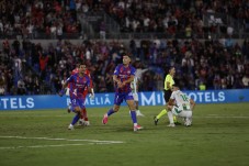 El CD Eldense remonta ante el C&oacute;rdoba para el delirio del Nuevo Pepico Amat (2-1)