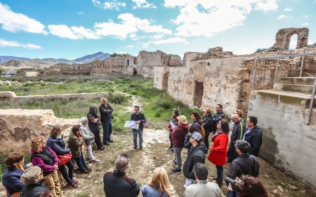 Los eldenses vuelven al castillo una década después Los eldenses vuelven al castillo una década después