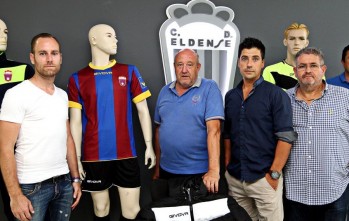 El CD Eldense presenta la nueva equipaci&oacute;n que compartir&aacute; con el Elda Industrial
