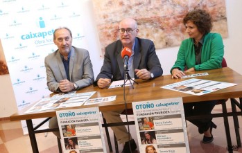 Teresa Viejo, Curro Ca&ntilde;ete y Miriam Fern&aacute;ndez en el Oto&ntilde;oCaixapetrer de la Fundaci&oacute;n Paurides
