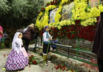 Tributo floral de las Fallas a los Santos Patronos