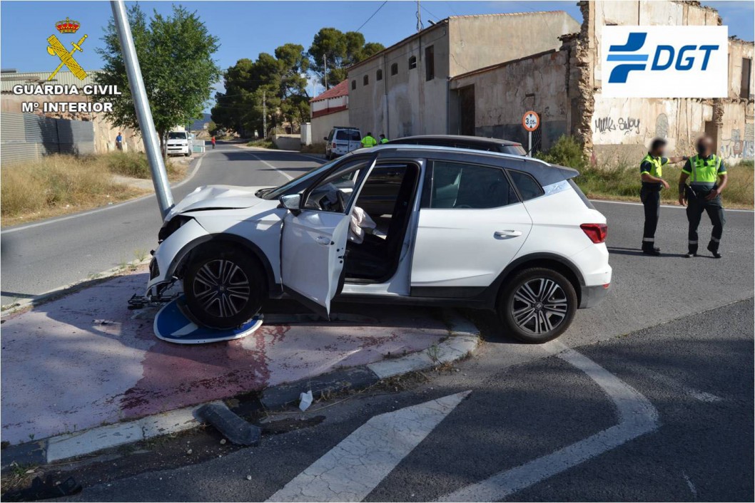 Accidentada fuga de un conductor para evitar ser sancionado Accidentada fuga de un conductor para evitar ser sancionado