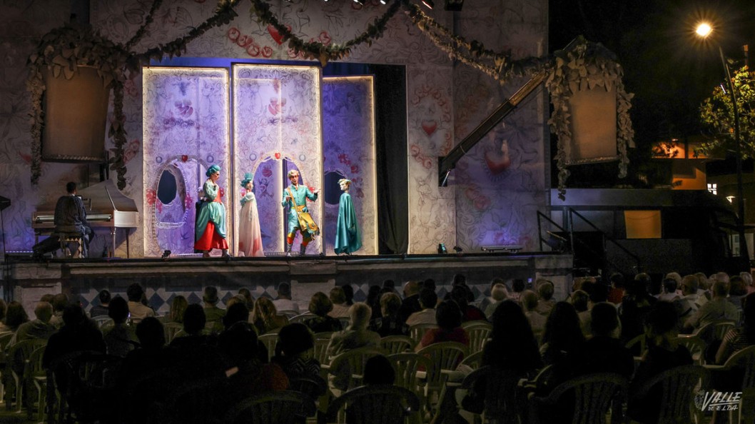 Ópera al aire libre en la Plaza Castelar Ópera al aire libre en la Plaza Castelar