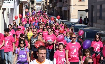 La marea rosa de "Elda Anda" recorre la ciudad por la igualdad y la mujer