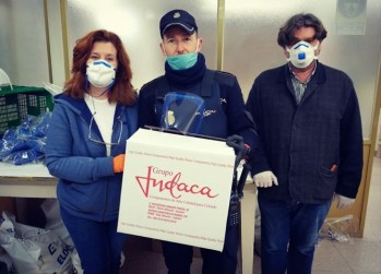 Indaca dona viseras a la Polic&iacute;a Nacional y al Hospital de Albacete