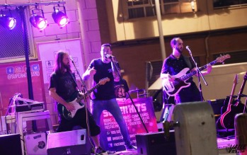 El grupo eldense Superhits ofreci&oacute; un concierto en el barrio Virgen de la Salud
