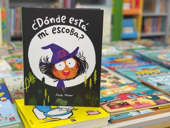 "&iquest;D&oacute;nde est&aacute; mi escoba?" de Marta Moreno