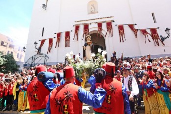 Devoci&oacute;n por San Ant&oacute;n en la primera ma&ntilde;ana de Moros y Cristianos