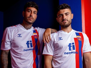 El Eldense presenta su segunda equipaci&oacute;n
