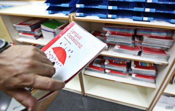 Los centros educativos denuncian "el caos y la desinformaci&oacute;n" de la Conselleria en torno al programa "Xarxa de llibres"
