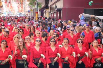 Multitudinaria Ofrenda de Flores para San Ant&oacute;n