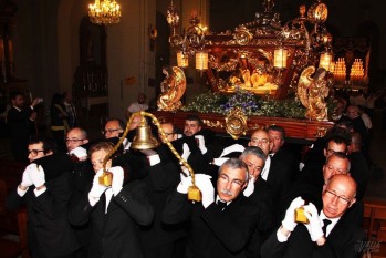 Dos costaleras se incorporan al Santo Sepulcro por primera vez en sus m&aacute;s de 70 a&ntilde;os de historia