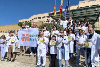 Contin&uacute;a la huelga m&eacute;dica: &ldquo;La sanidad p&uacute;blica se desmorona y los pol&iacute;ticos no hacen nada para salvarla&rdquo;