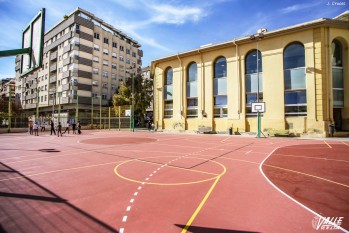 La renovaci&oacute;n de los patios escolares entra en su recta final