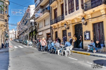M&aacute;s de nueve horas de cola para tener los mejores asientos para los Moros y Cristianos