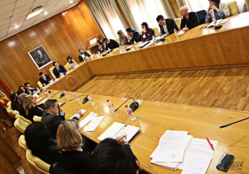 El equipo de gobierno destinar&aacute; unos 300.000 euros a pagar facturas pendientes y a mejorar la ciudad 